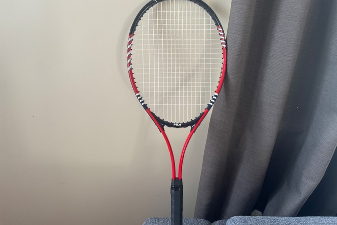 Renting out: Fila tennis Racket 