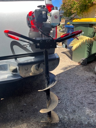 Renting out: Post hole digger