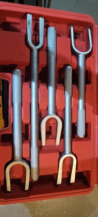 Renting out: Tie rod and ball joint splitters (Pickle Fork)