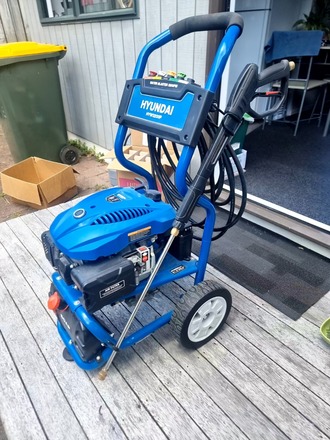 Renting out: 3200 PSI Water Blaster