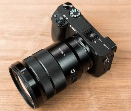 Renting out: A6400 with 18-105mm 4k camera