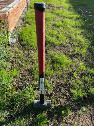 Renting out: Trojan 12lb (5.4kg) Fibreglass Sledge Hammer