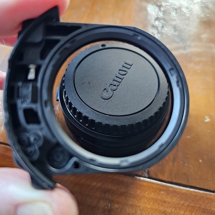 Renting out: Canon RF to EF variable ND 