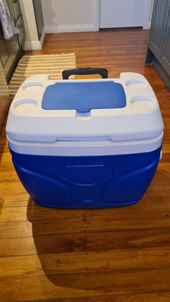 Renting out: Pinnacle Chilly Bin- Cooler