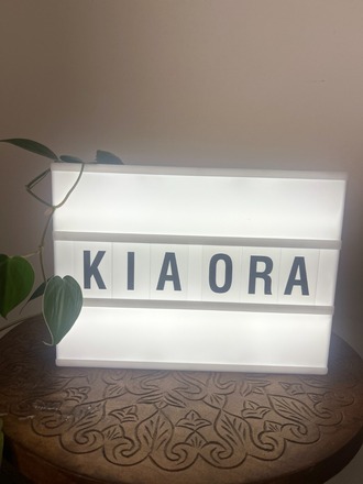 Renting out: Light Box - Make your own message