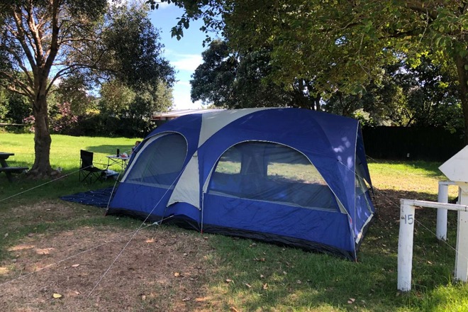 Renting out: Large 6 person tent one room and one hall double layer 