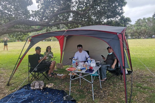 Renting out: Large Sunshelter