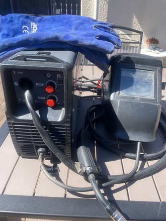 Renting out: MIG WELDER 